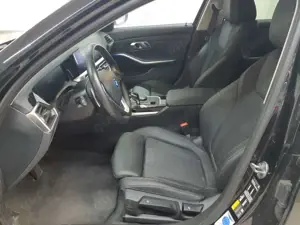 BMW 330 330e Touring Aut. Advantage Navi HuD Bild 3