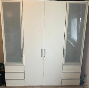 Kleiderschrank 