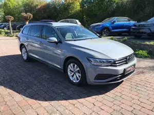 Volkswagen Passat Variant *Kombi*Diesel*Automatik*AHK* Bild 3