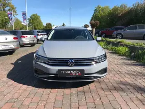 Volkswagen Passat Variant *Kombi*Diesel*Automatik*AHK* Bild 2