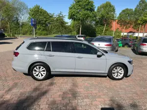 Volkswagen Passat Variant *Kombi*Diesel*Automatik*AHK* Bild 4
