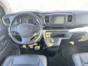 Opel Zafira Life 2.0 D Tourer M Aut. Navi+Leder+Xenon Bild 4