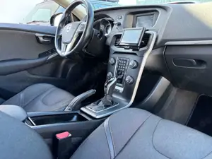 Volvo V40 Cross Country Momentum Bild 5