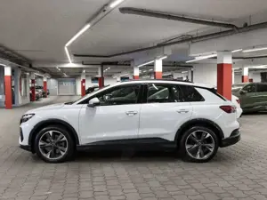 Audi Q4 e-tron 40 S line Standklima Kamera 20'' Navi+ Bild 2