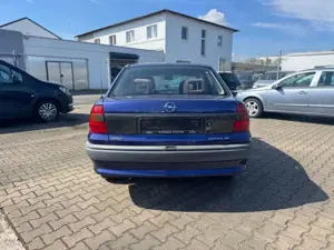 Opel Astra 1.6 Limosine Automatik Klima TÜV Bild 5