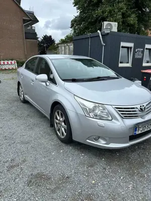 Toyota Avensis 2.2 D-4D Bild 2
