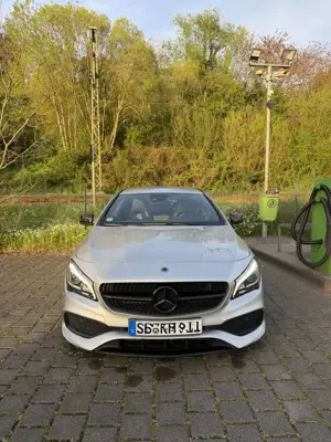 Mercedes-Benz CLA 180 Shooting Brake 7G-DCT Peak Edition