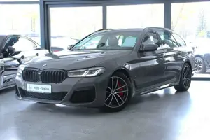 BMW 530 d M Sport (G31) *A-LED*PANO*HiFi*Kamera*LEDER