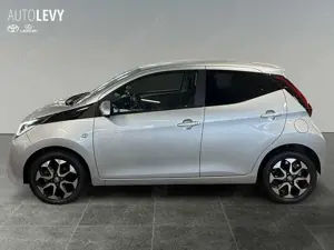 Toyota Aygo 1.0 x-Play +Kamera+PDC+CarPlay+Bluethooth+ Bild 3