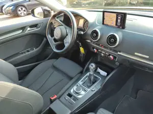 Audi A3 Sport 2.0 Automatik mit 150Ps *HU+ Inspektion Neu* Bild 3