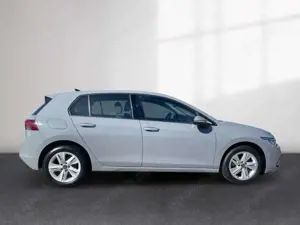 Volkswagen Golf 2.0 TDI DSG Life Navi AHK GJR Bild 5