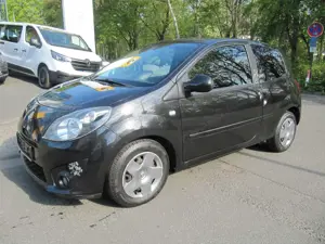 Renault Twingo Night  Day