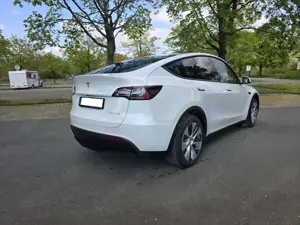 Tesla Model Y Model Y Long Range Dual Motor AWD Bild 3