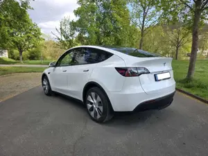 Tesla Model Y Model Y Long Range Dual Motor AWD Bild 4