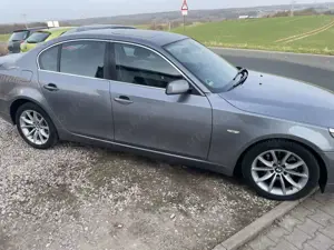 BMW 525 525i Bild 3