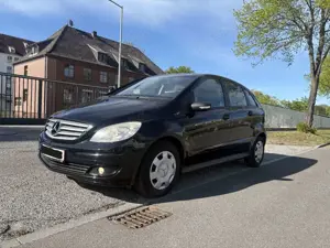 Mercedes-Benz B 150 B AUTOMATIK KLIMA TEILLEDER TÜV NEU