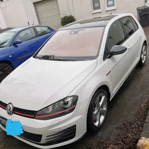 Volkswagen Golf GTI Performance BlueMotion Technology DSG Bild 3