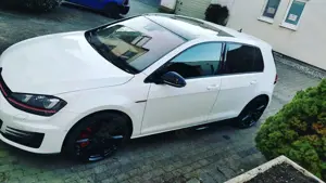 Volkswagen Golf GTI Performance BlueMotion Technology DSG