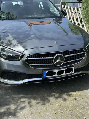 Mercedes-Benz E 220 d 4Matic T 9G-TRONIC