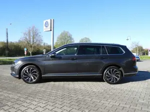 Volkswagen Passat Variant Highline 2.0 TDI BMT Bild 2