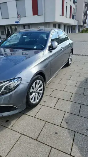 Mercedes-Benz E 220 d 9G-TRONIC Avantgarde