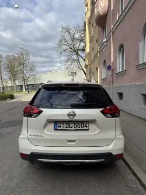 Nissan X-Trail Tekna Bild 2