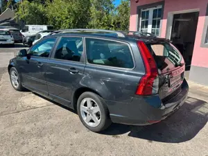 Volvo V50 Kombi 2.0 D Momentum Bild 3