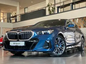 BMW 550 e Lim xDr. M-Sport SurrView Sbel HUD AHK ACC