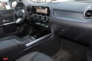 Mercedes-Benz B 200 DISTRONIC+TOTWINKEL+360°+17"+MBUX+LED Bild 3