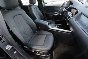 Mercedes-Benz B 200 DISTRONIC+TOTWINKEL+360°+17"+MBUX+LED Bild 4