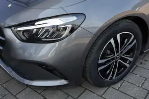 Mercedes-Benz B 200 DISTRONIC+TOTWINKEL+360°+17"+MBUX+LED Bild 2