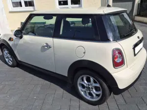 MINI Cooper D Bild 2