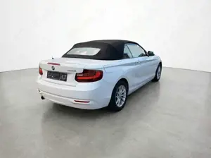 BMW 220 i Cabrio *BI-XENON/ALPINWEISS III* Bild 2