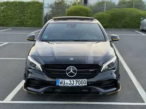 Mercedes-Benz CLA 45 AMG 4Matic Speedshift 7G-DCT Yellow Night Edition Bild 2