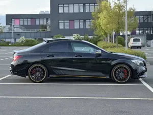 Mercedes-Benz CLA 45 AMG 4Matic Speedshift 7G-DCT Yellow Night Edition Bild 4