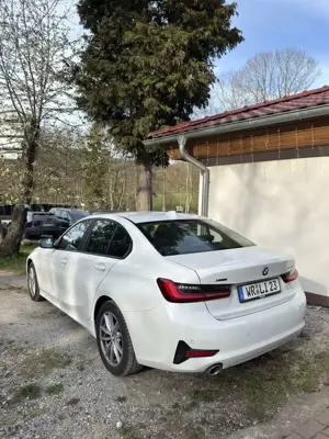 BMW 320 320 d xDrive Advantage Bild 2