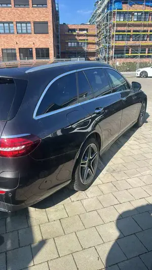 Mercedes-Benz E 300 E-Klasse T-Modell Diesel Plugin Hybrid de 4Matic AMG Burmes Distr Pano 360 Bild 4