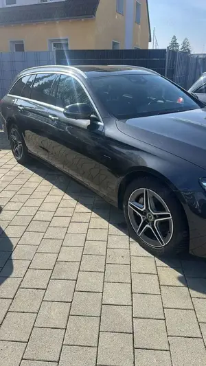 Mercedes-Benz E 300 E-Klasse T-Modell Diesel Plugin Hybrid de 4Matic AMG Burmes Distr Pano 360 Bild 2