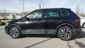 Volkswagen Tiguan 2.0 TDI Active LED Navi ACC AHK PDC USB Bild 3