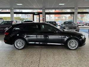 Audi A4 Avant 2.0 TDI Automatik/Xenon/Navi/PDC/1.Hand