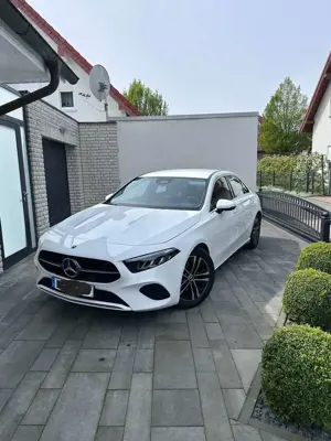 Mercedes-Benz A 180 A 180 7G-DCT Progressive Advanced