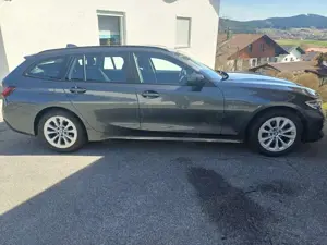 BMW 318 318i Touring Aut. Advantage Bild 2