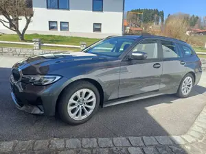 BMW 318 318i Touring Aut. Advantage