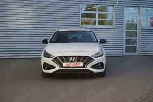 Hyundai i30 Kombi 1.5 Edition 30 Mild-Hybrid DCT LED AHK Bild 3