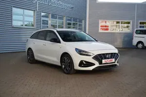 Hyundai i30 Kombi 1.5 Edition 30 Mild-Hybrid DCT LED AHK Bild 4