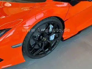 Lamborghini Revuelto 6.5 V12 Full Carbon Full PPF Lifting Bild 3