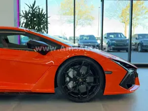 Lamborghini Revuelto 6.5 V12 Full Carbon Full PPF Lifting Bild 5