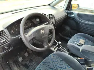 Opel Zafira Zafira 1.6 Comfort mit 7 Sitzen / TÜV NEU Bild 5