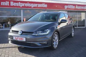 Volkswagen Golf VII Variant 1.5TSI Highline LED Pano Standhei Bild 2
