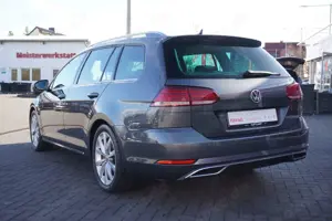 Volkswagen Golf VII Variant 1.5TSI Highline LED Pano Standhei Bild 3